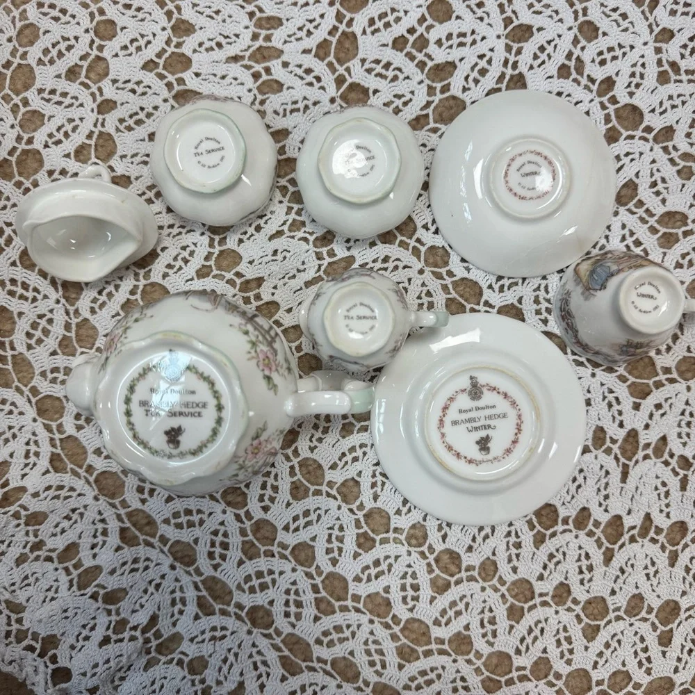 Royal Doulton BRAMBLY HEDGE jill barklem Miniature TEA SET Winter Four Seasons